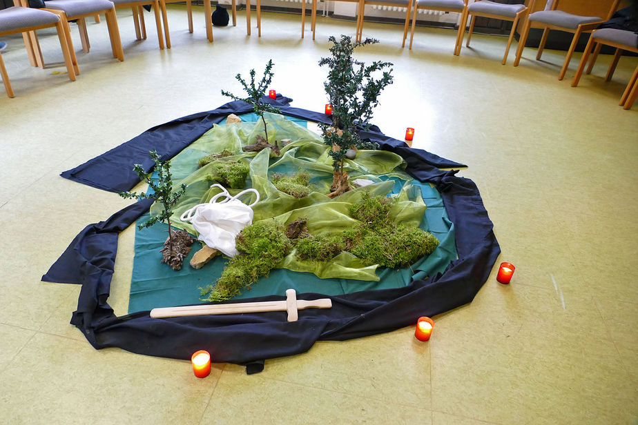 Kinderkarfreitagsliturgie im Gemeindezentrum